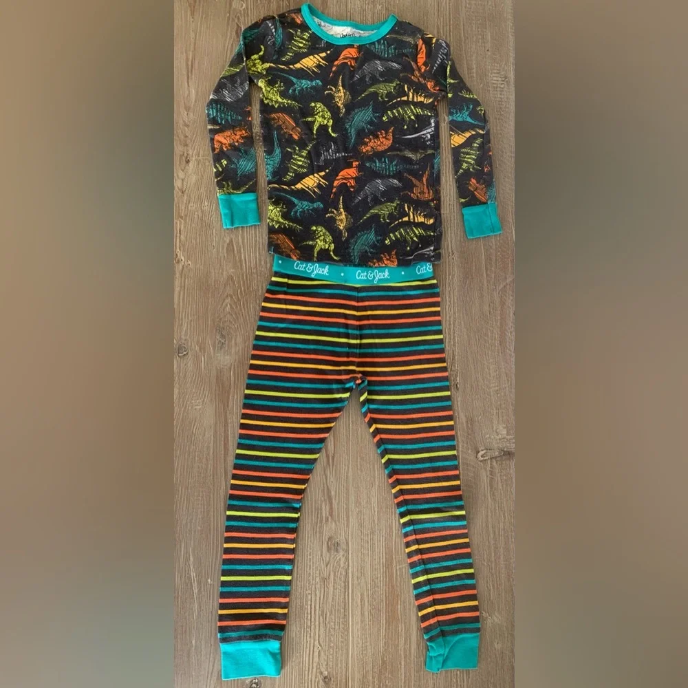 5 Sets of Colorful Kids' Graphic Pajama Sets - Picture 2 of 11